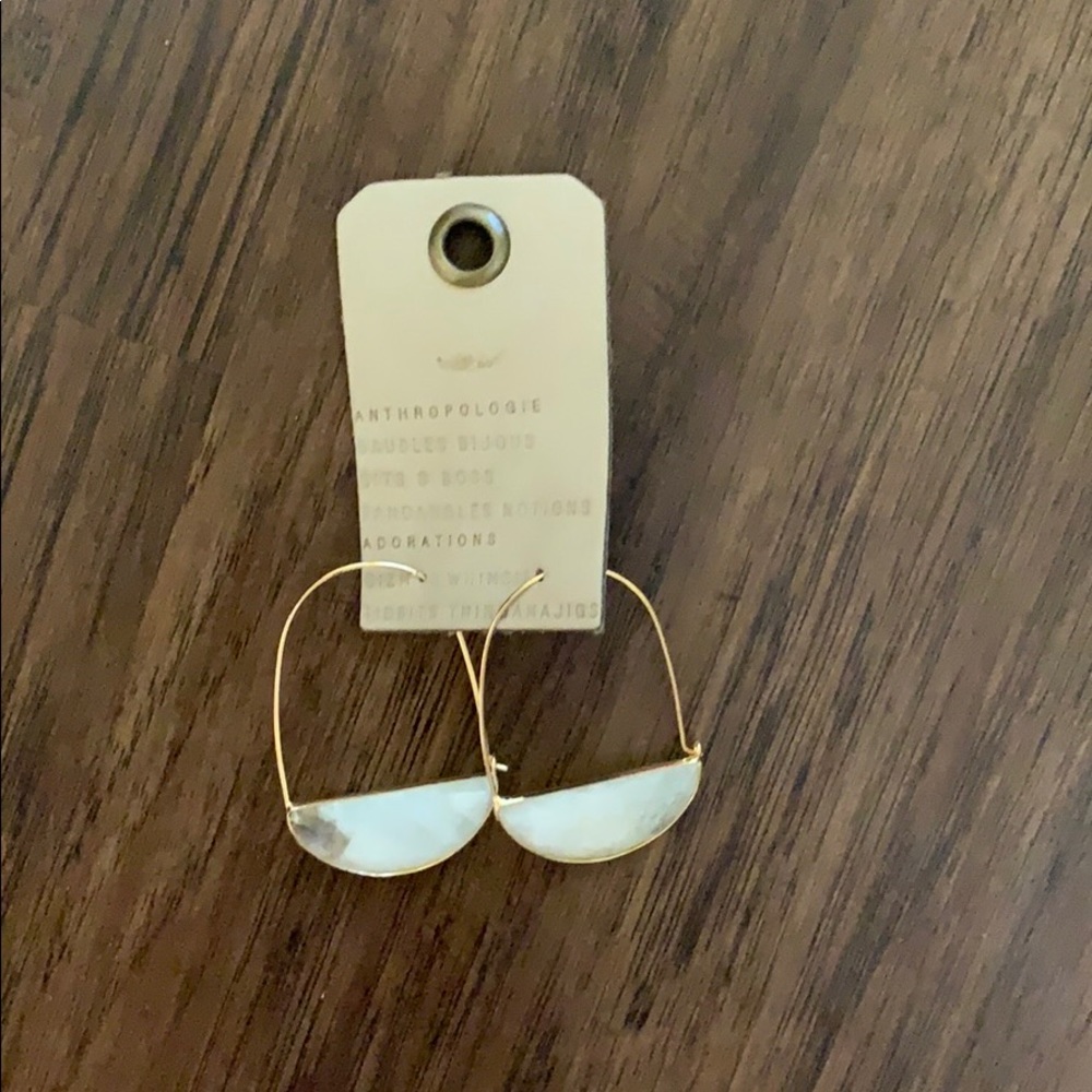 Anthropologie large stone crescent hoop earring - Picture 6 of 8
